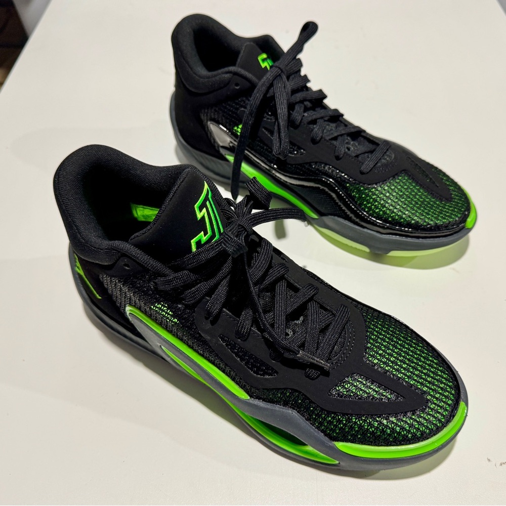 Nike Deuce JT Men's Black and Neon Green Athletic Shoes New